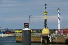 Phare et bouée à Ostende