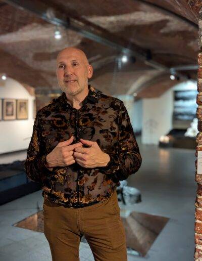 Pierre Miclette Commissaire de l'exposition les oubliés.